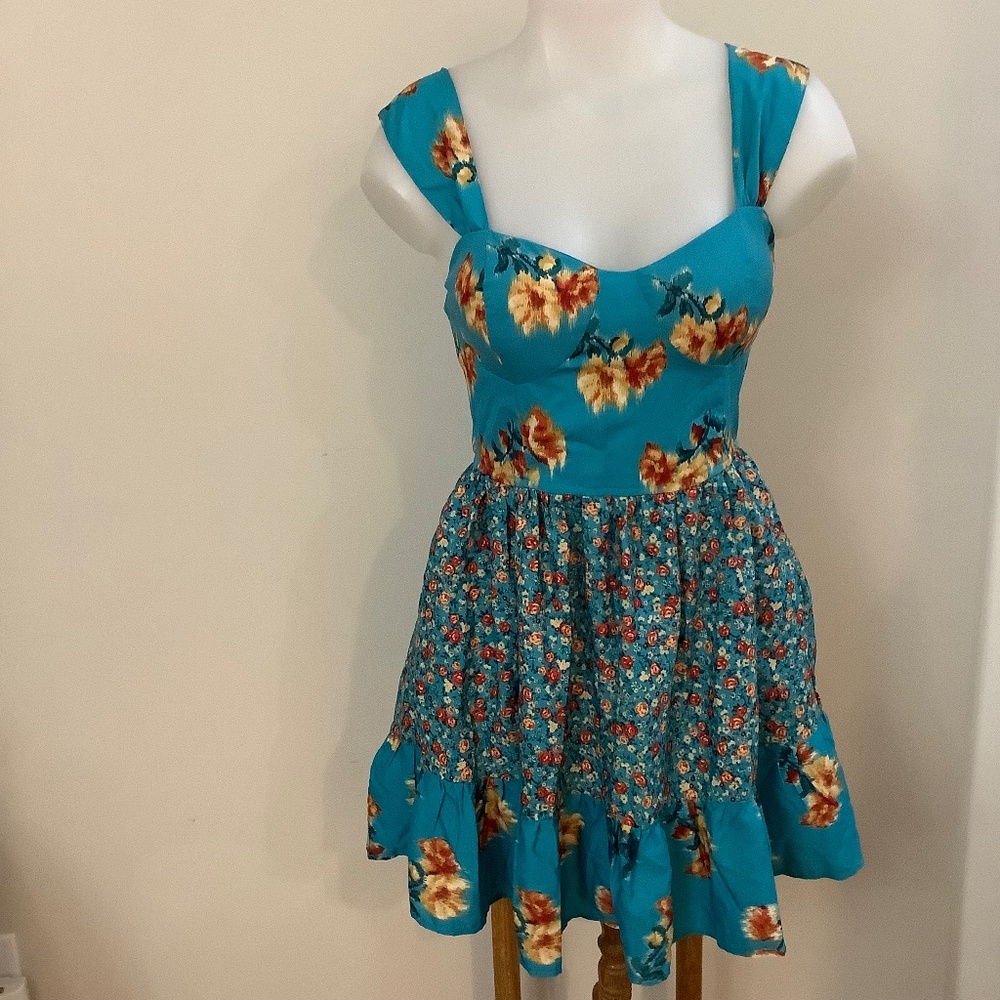 Band: Sweet min dress fits Sz Small